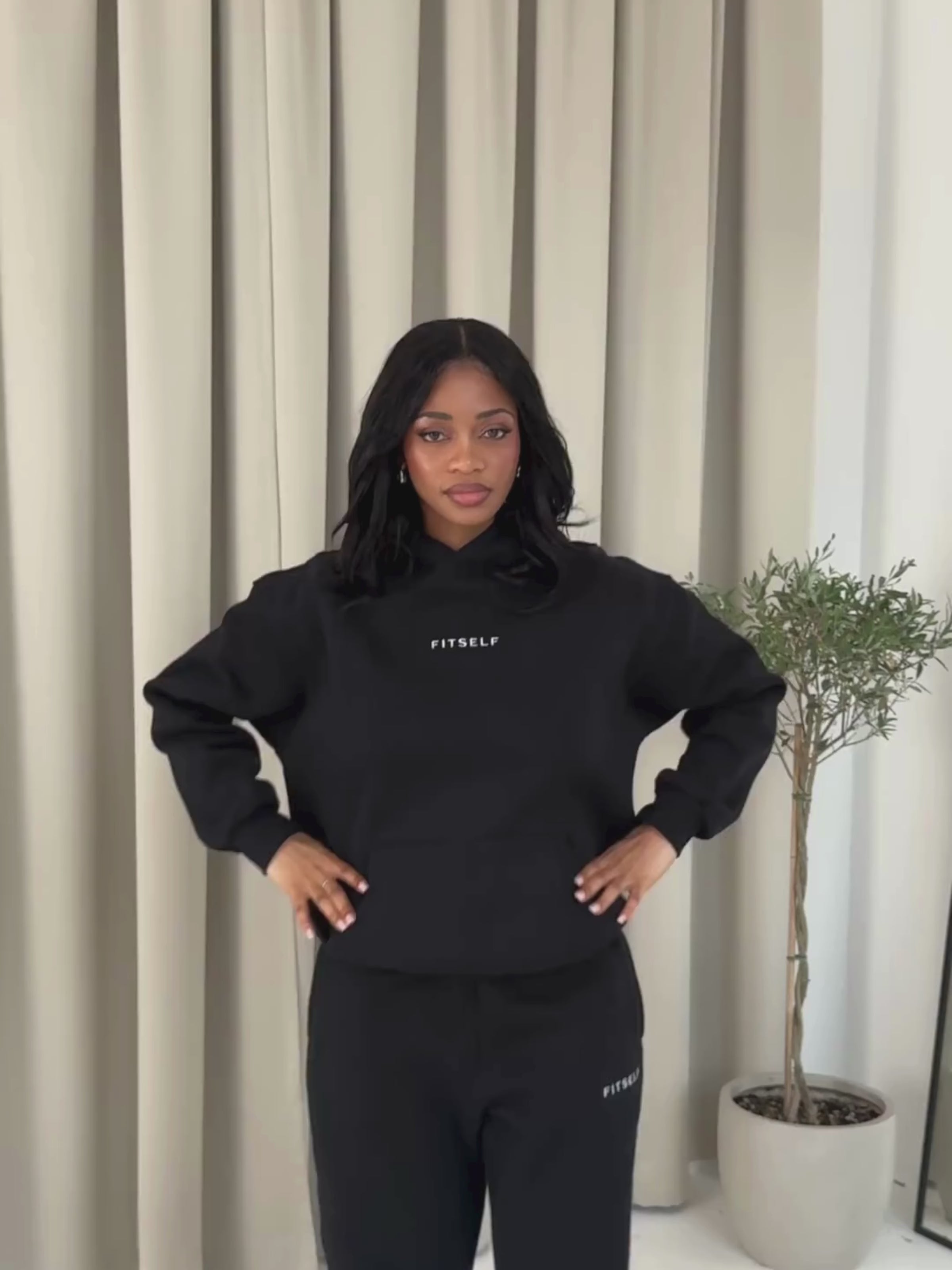 Bluza-dresowa-EVERYDAY-czarna-VIDEO
