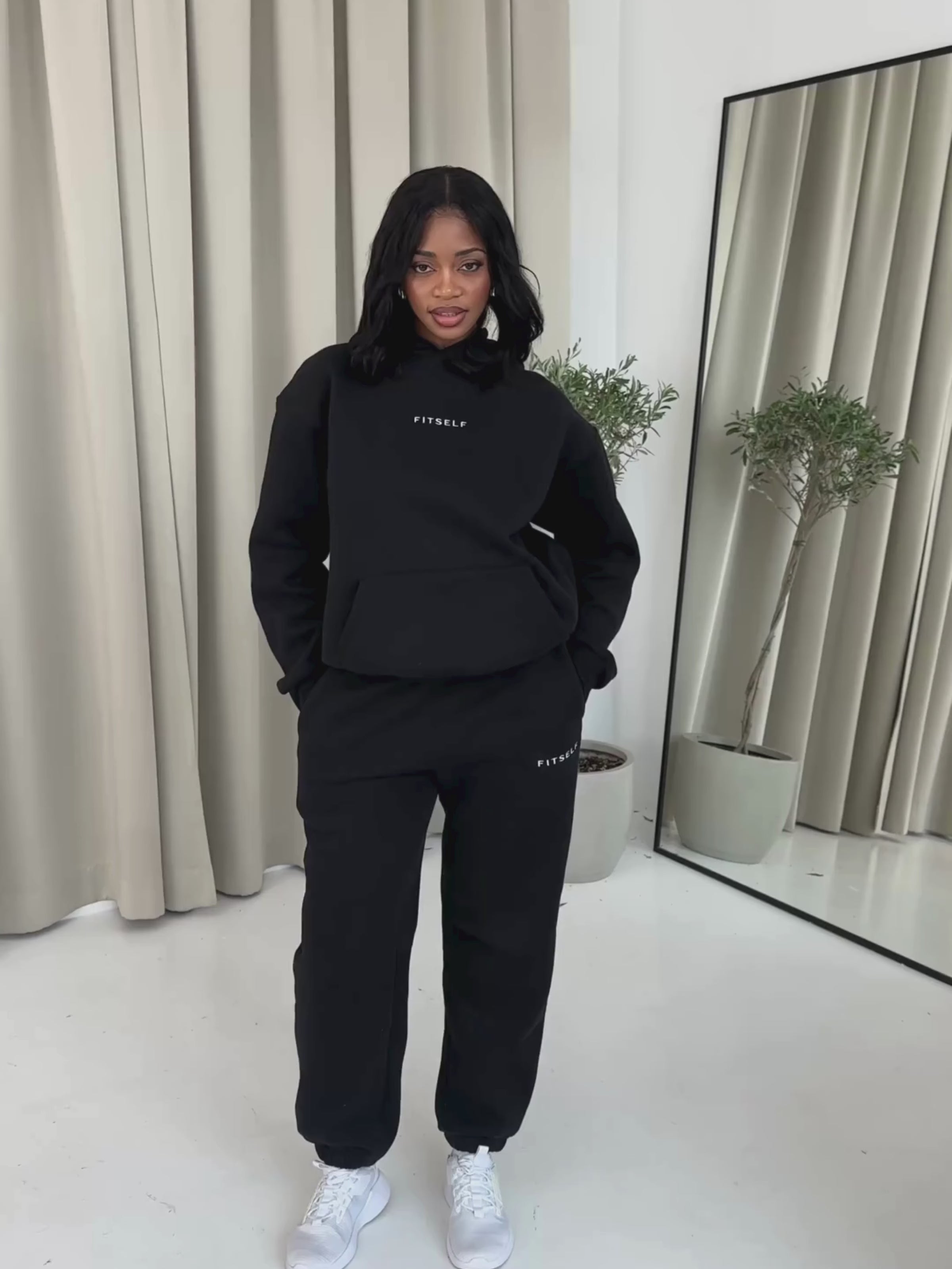 Zestaw-bluza-spodnie-dresowe-EVERYDAY-czarne-VIDEO
