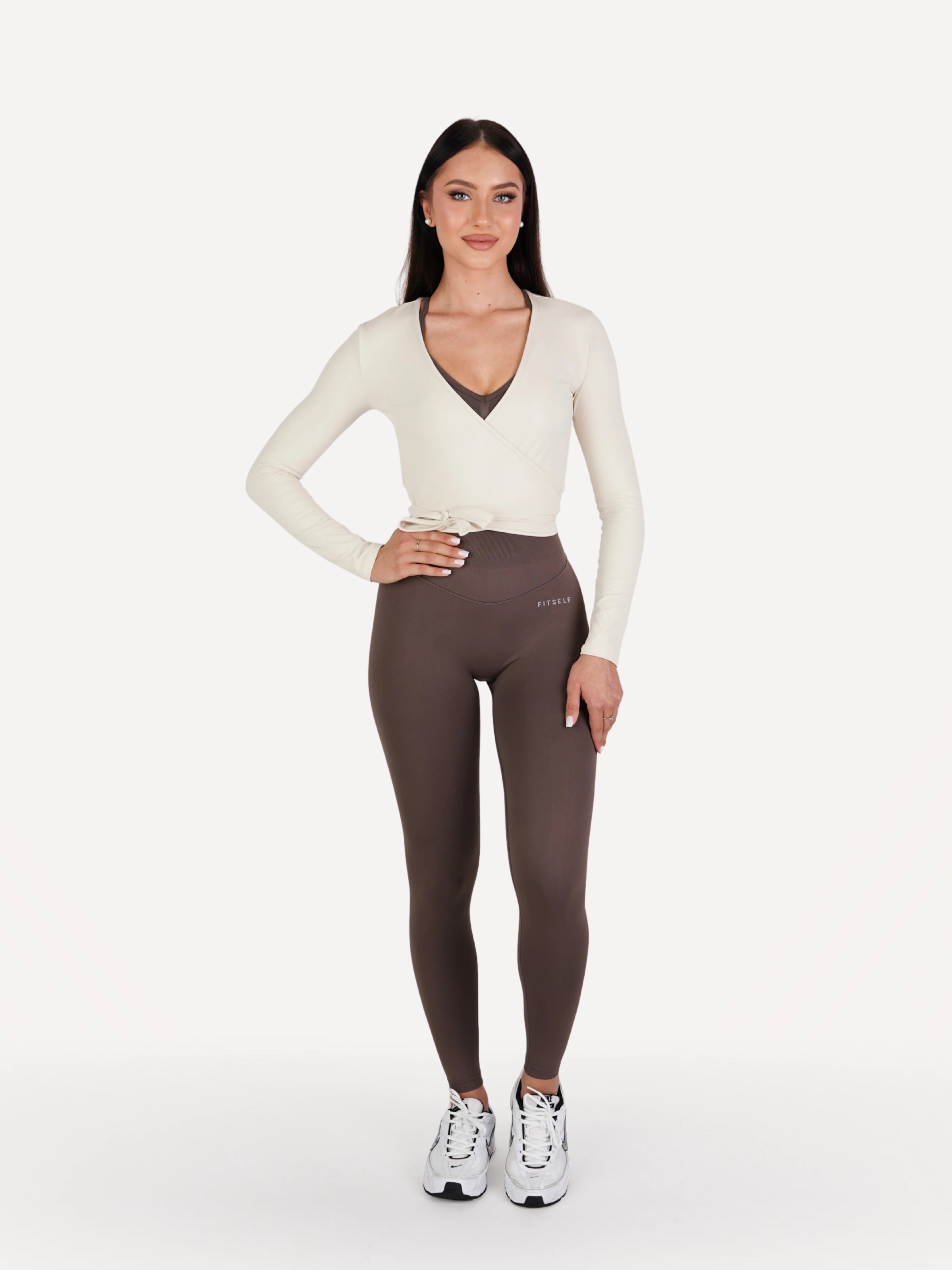 Zestaw 3-częściowy: legginsy + biustonosz ICONIC taupe + top wiązany PILATES ERA cream