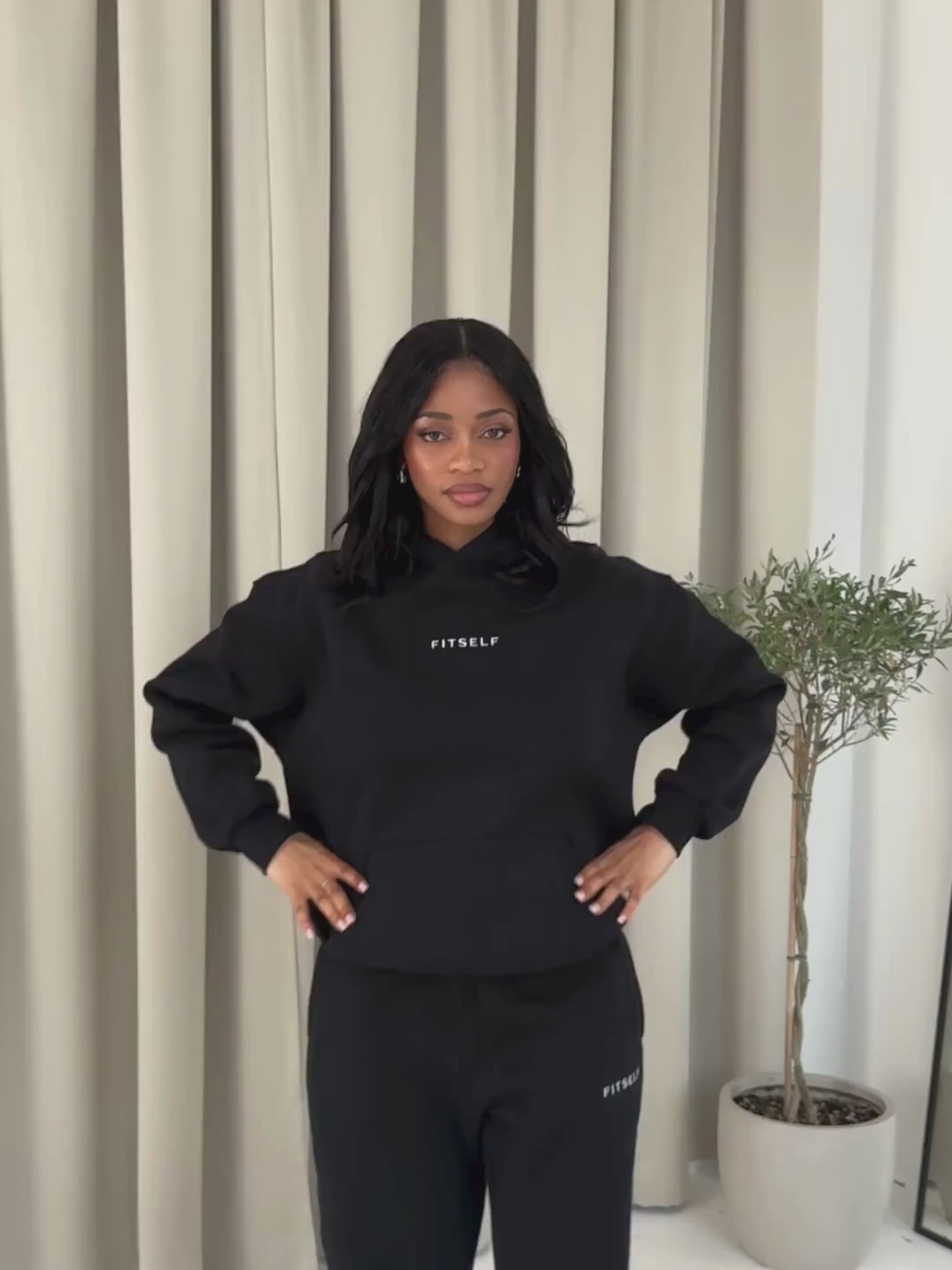 Bluza-dresowa-EVERYDAY-czarna-VIDEO
