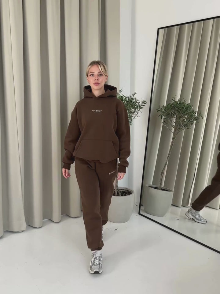 Spodnie-dresowe-EVERYDAY-brązowe-VIDEO